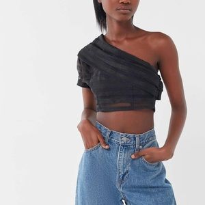 🌷3 for 15 | UO - ORGANZA ONE-SHOULDER CROPPED TOP